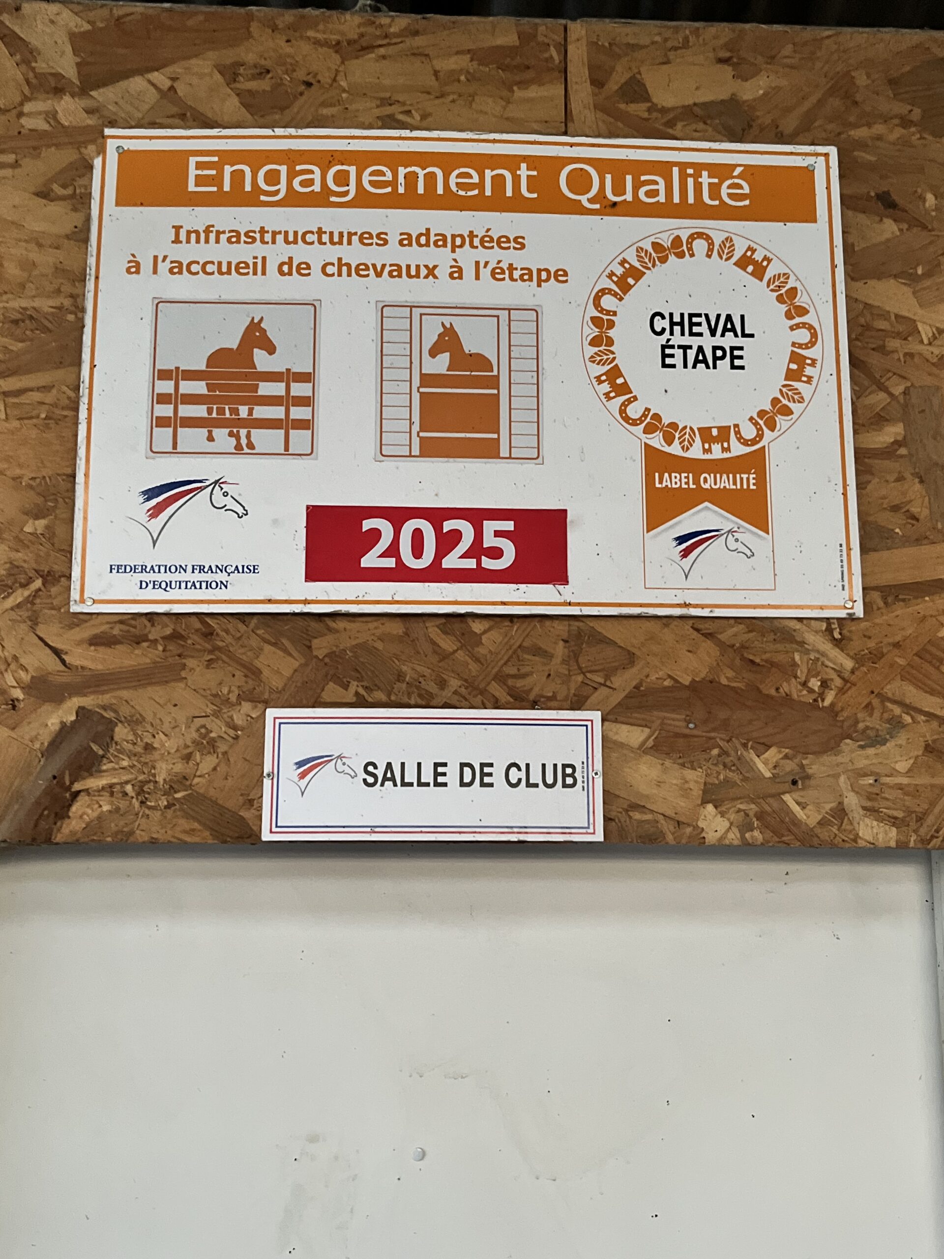 label cheval étape